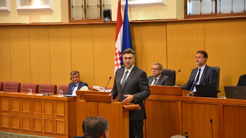 Odbacujemo sve navode iz oporbene inicijative za opoziv ministra Kujundžića